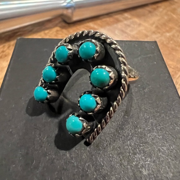 Natural turquoise horseshoe ring - Picture 3 of 5